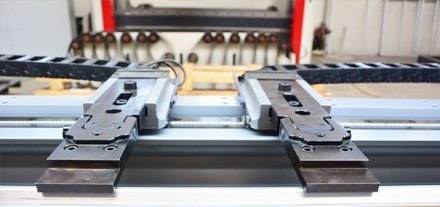 Abkant Pres Arka Dayama (yatay)